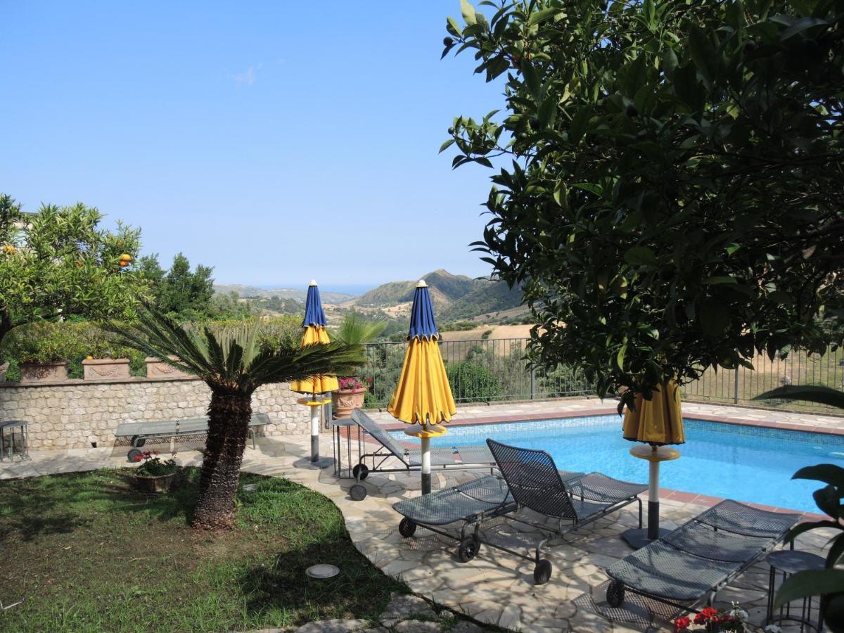 Il Giardino degli Aranci Aparthotel Antonimina Esterno foto